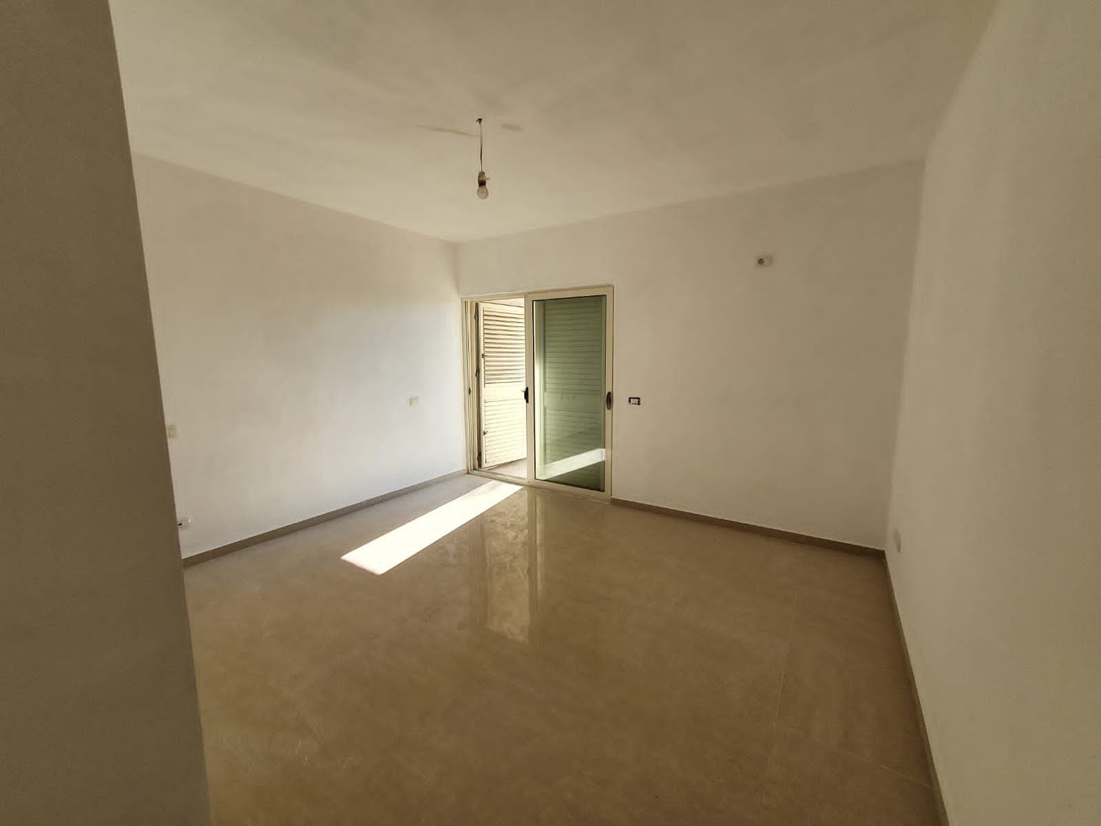 SHITET APARTAMENT 2+1 PRANE VILES SE ZOGUT, DURRES. 4