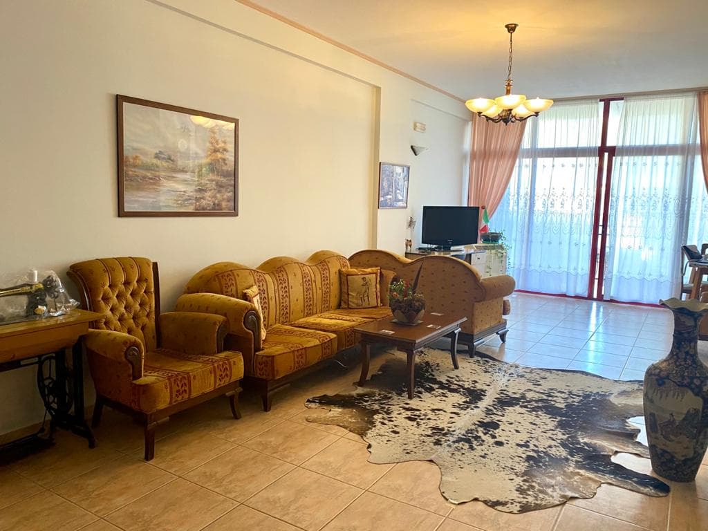 SHITET APARTAMENT 3+1 RRUGA TAULANTIA, VOLLGA, DURRES.