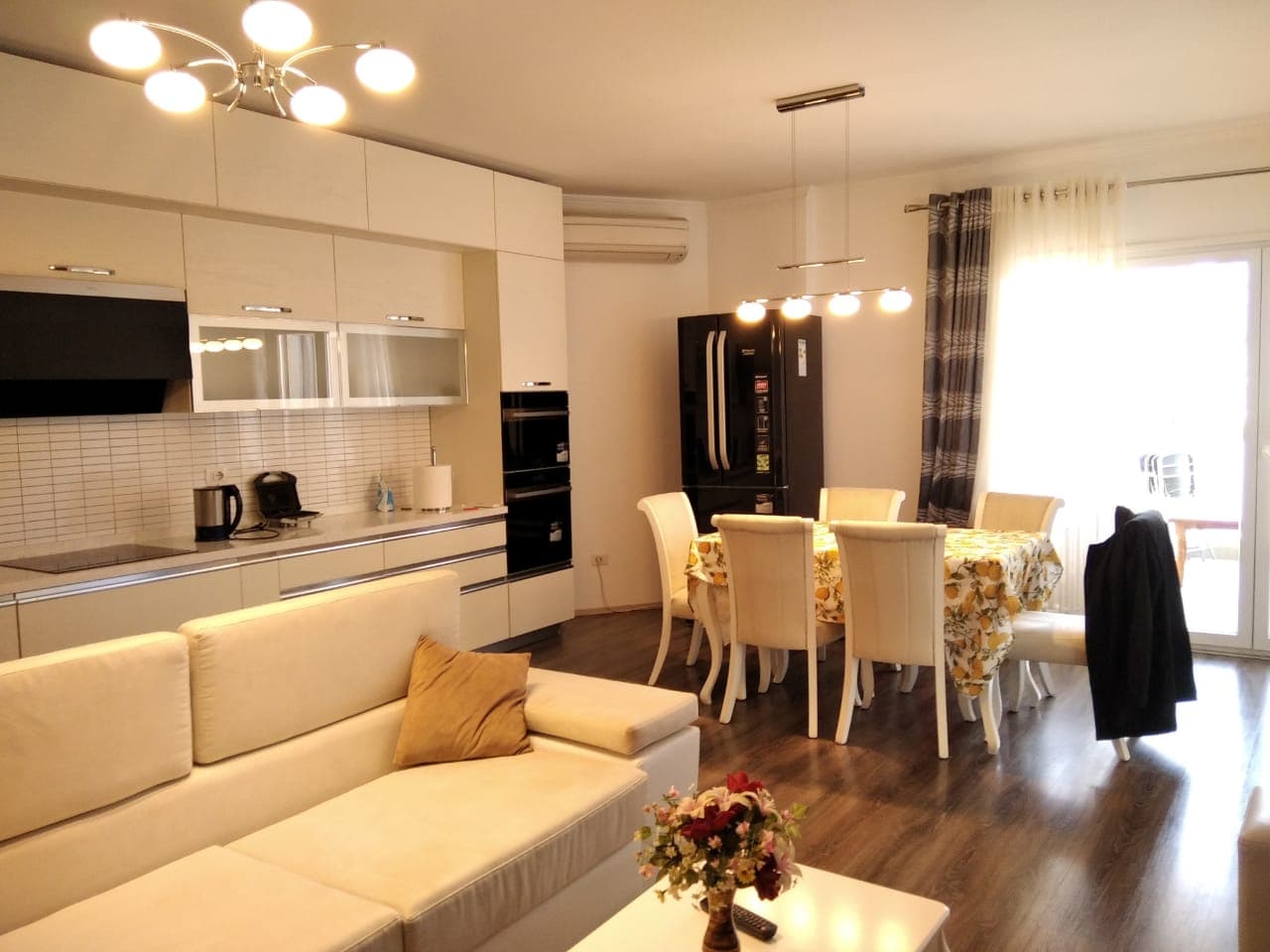 SHITET APARTAMENT 3+1 PRANE BAR OSLO , VOLLGA , DURRES.