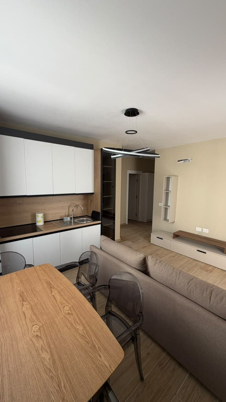SHITET APARTAMENT 2+1 PRANE HOTEL FLOWER, GOLEM