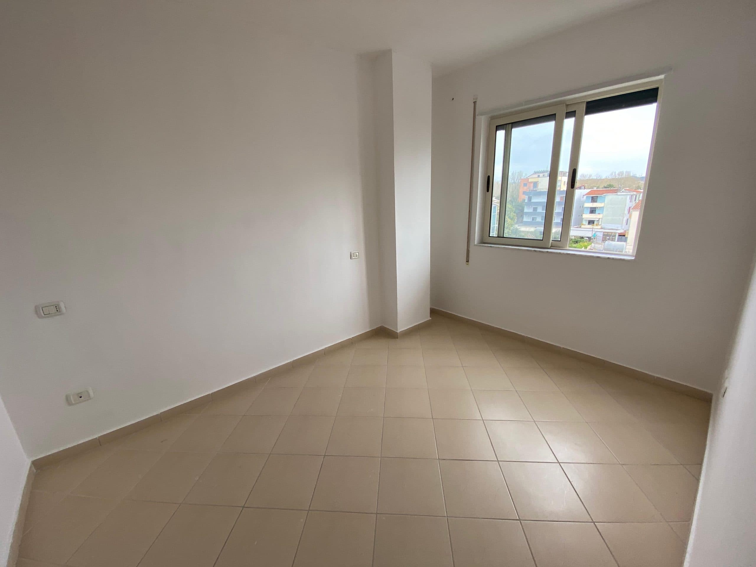 SHITET APARTAMENT 1+1 ME PAMJE NGA DETI, ILIRIA PLAZH, DURRES. 2