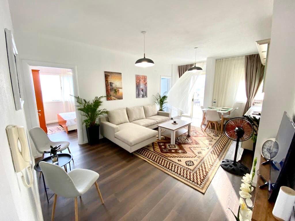SHITET APARTAMENT 2+1, PERBALL VILA KORAL,PLAZH DURRES!