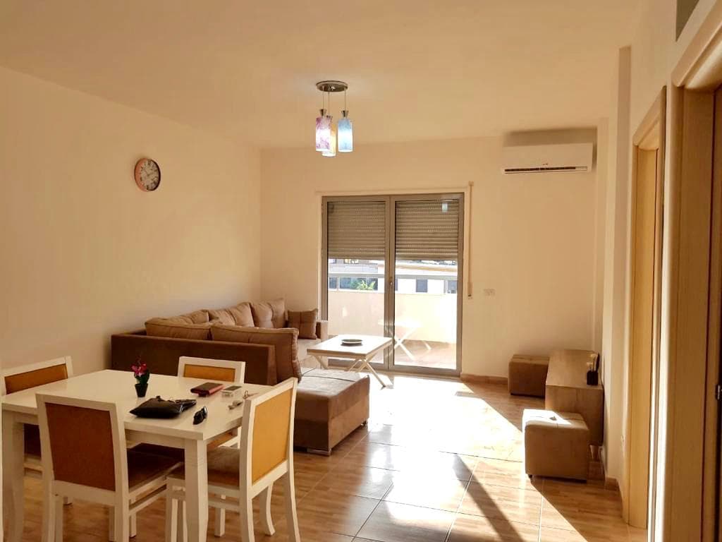 JEPET ME QERA APARTAMENT 2+1 PRANE BUSTIT TE AZEM HAJDARIT, QENDER, DURRES.