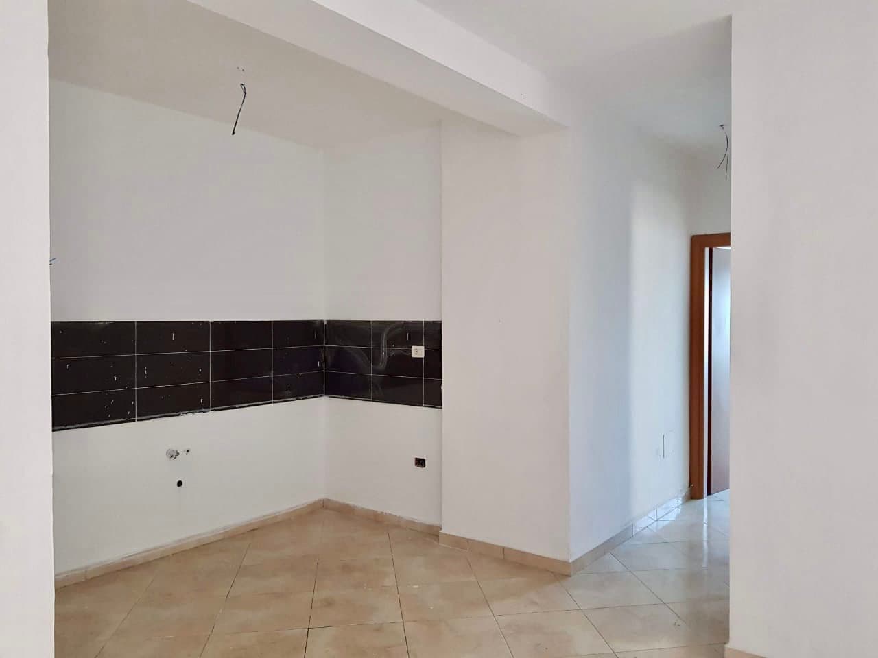 SHITET APARTAMENT 2+1 ME PAMJE NGA DETI, SHKEMBI I KAVAJES, DURRES. 3