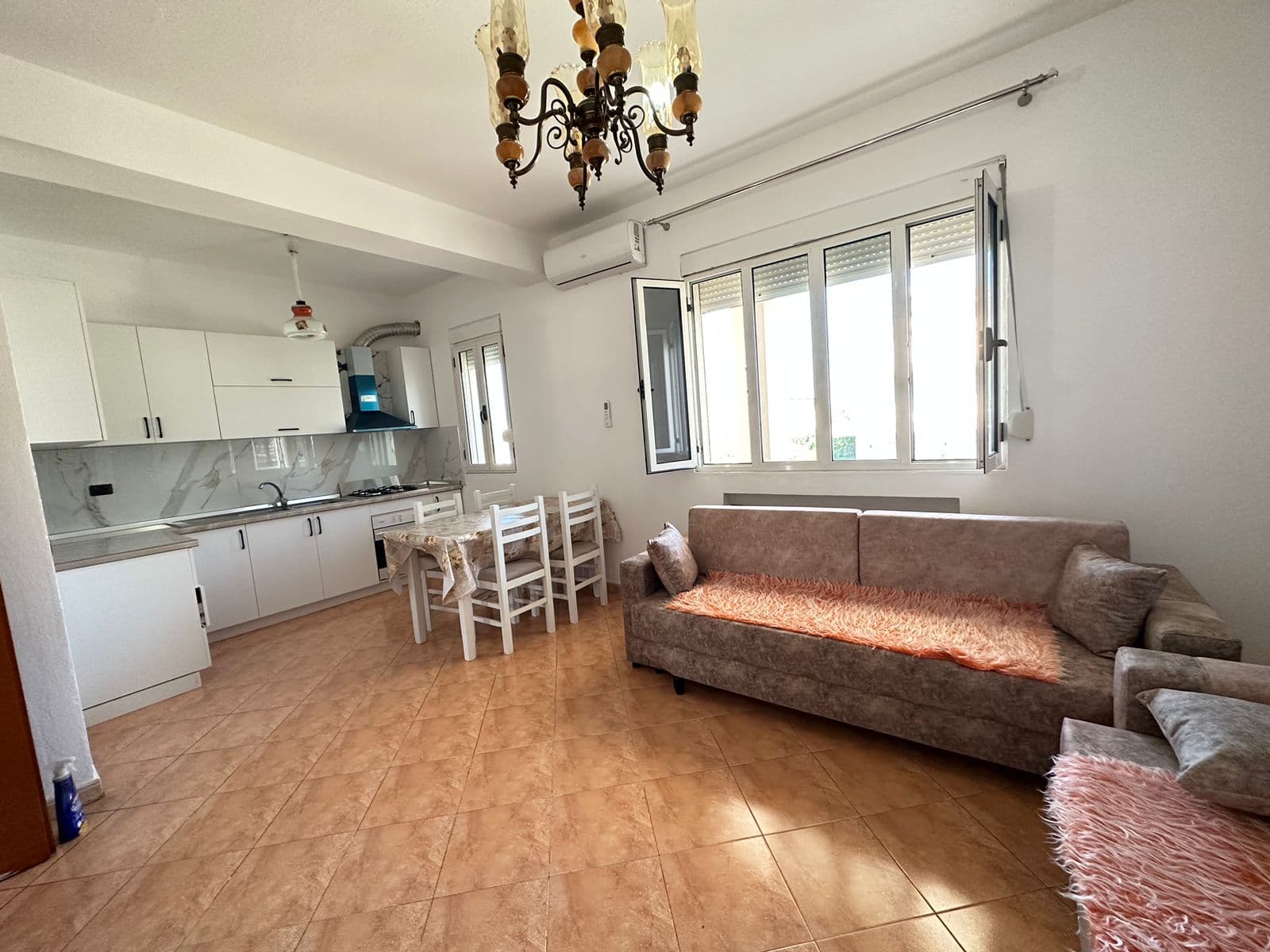 JEPET ME QERA VILE 3-KATESHE NISHTULLA , DURRES 2