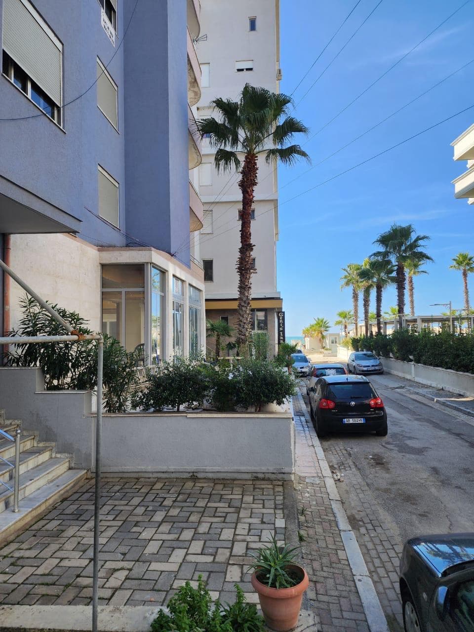 SHITET LOKAL PLZH DURRES ZONA HOTEL PALACE 3