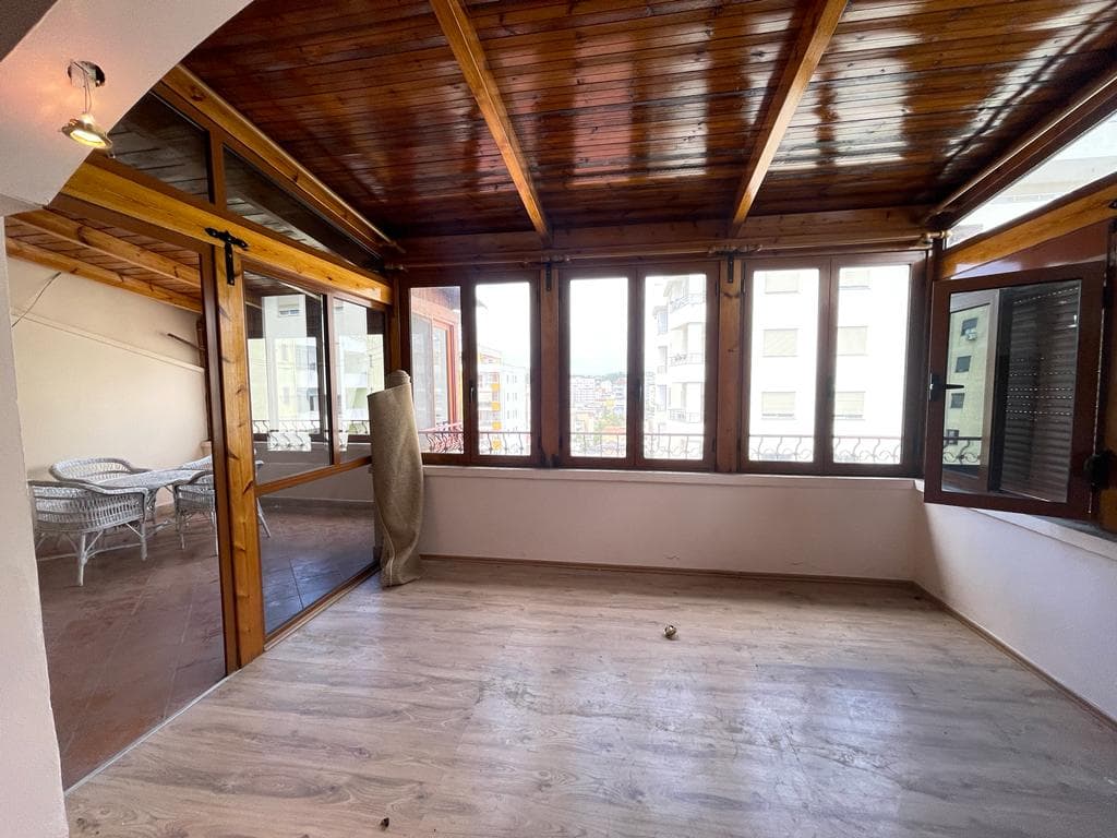 SHITET APARTAMENT 2+1 PRANE MARKATES QENDER,DURRES. 3