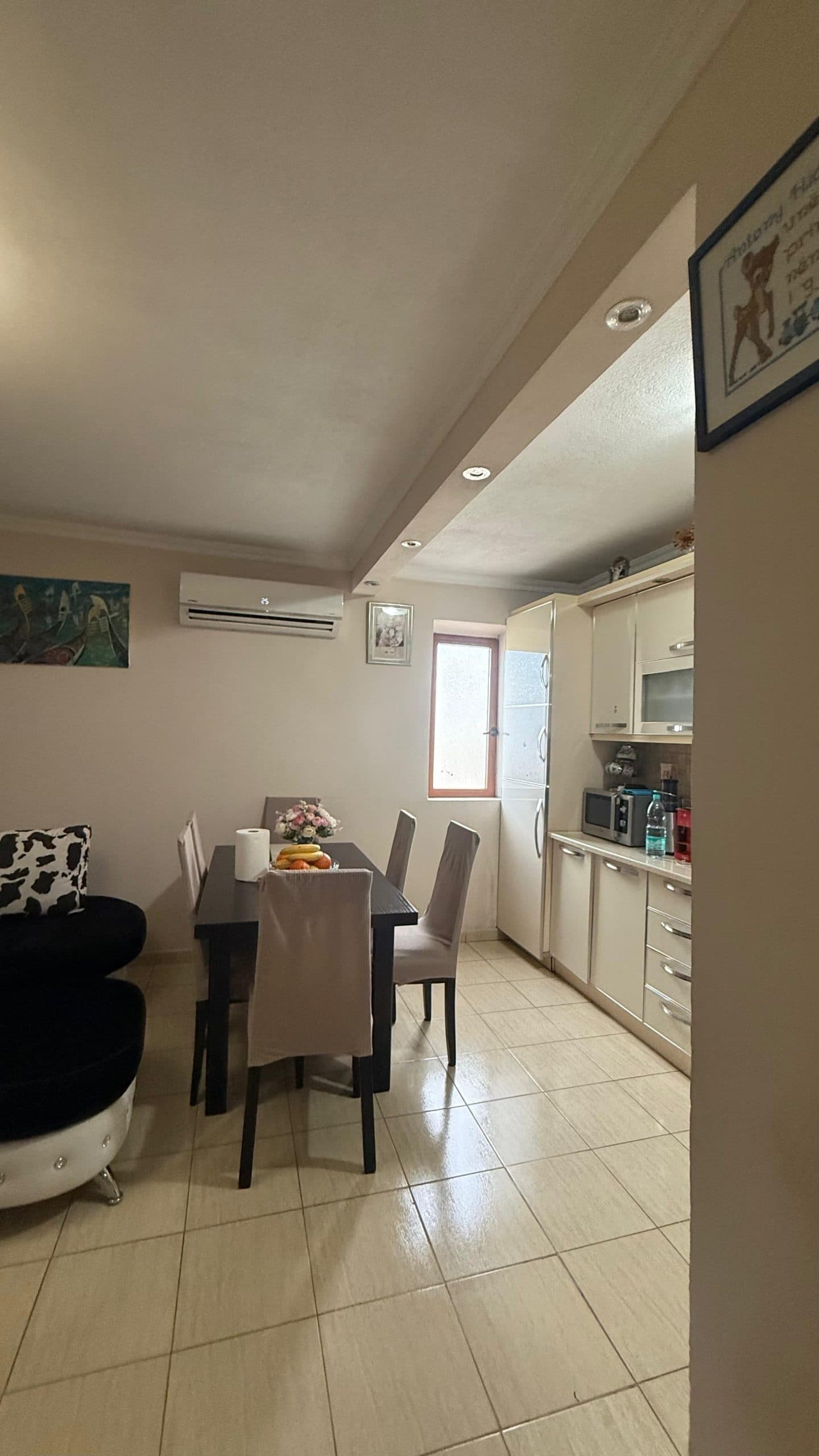 SHITET APARTAMENT 2+1 PRANE SPITALIT, DURRES 2