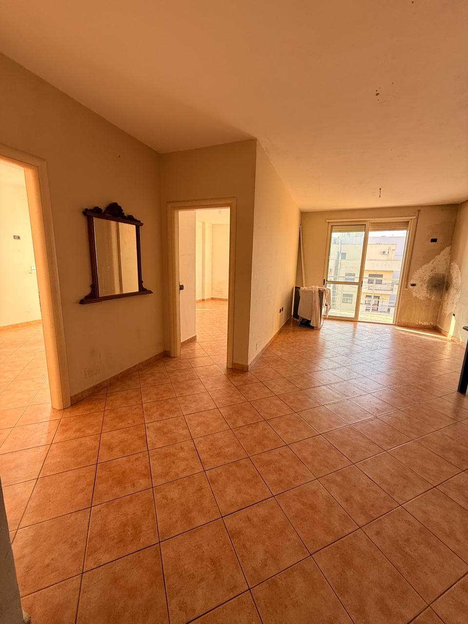 SHITET APARTAMENT 2+1 HOTEL ANTALYA PLAZH, DURRES