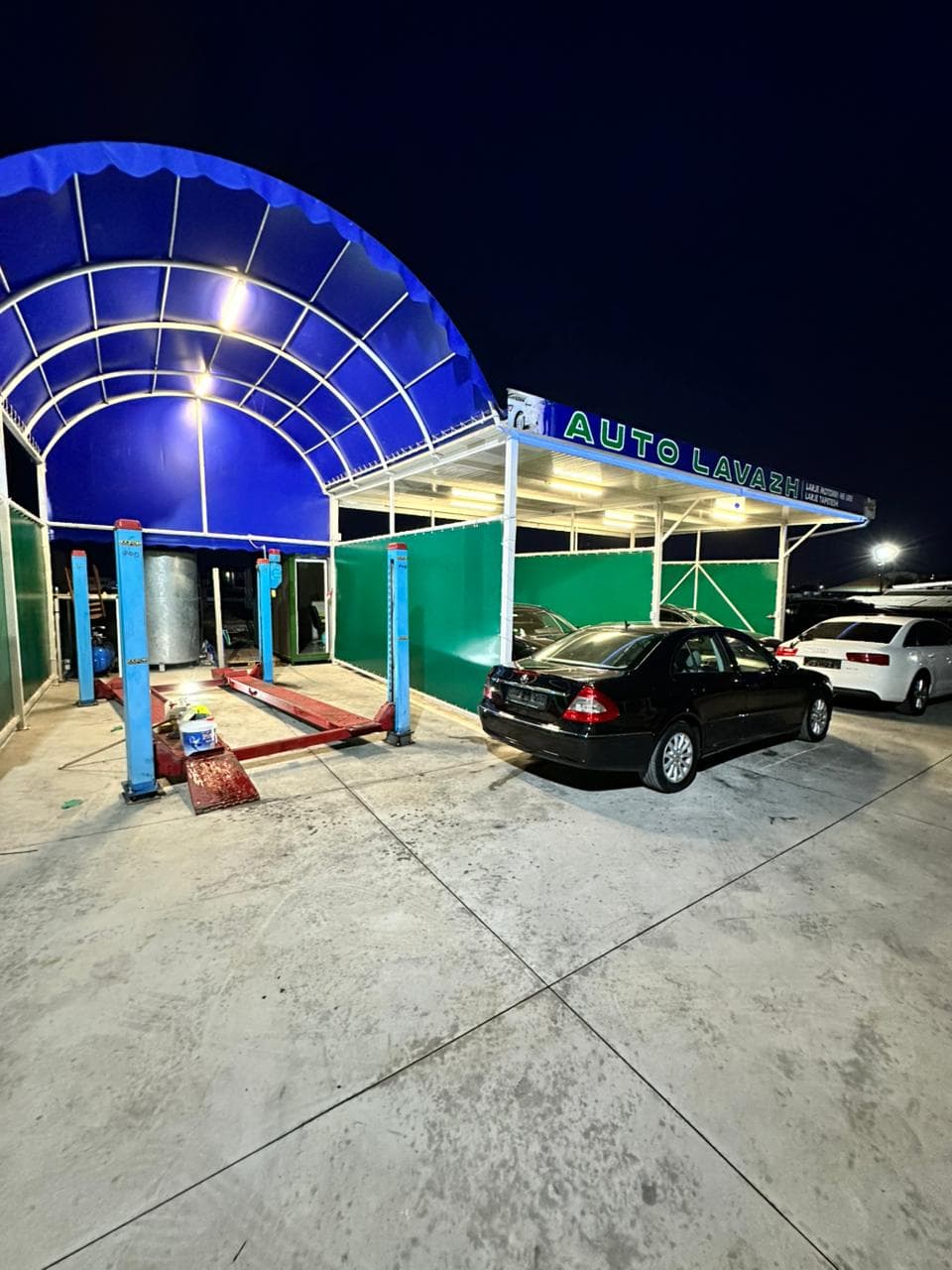 JEPET ME QERA AMBIENT BIZNESI (LAVAZH), TEK TREGU MAKINAVE, DURRES 2