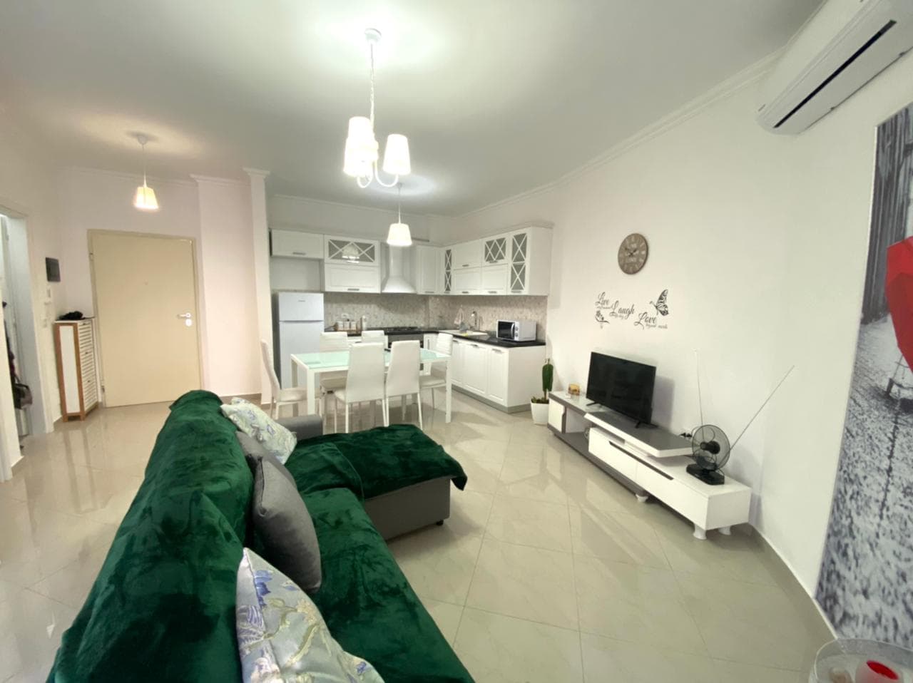 SHITET APARTAMENT 1+1 PRANE PRANVERES, QENDER, DURRES.
