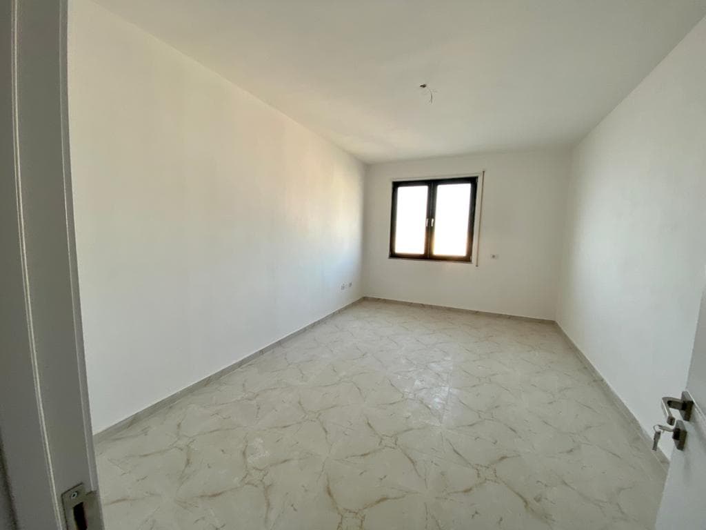 SHITET APARTAMENT 2+1 RRUGA TAULANTIA, VOLLGA, DURRES. 4