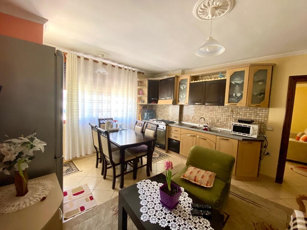 SHITET APARTAMENT 3+1 RRUGA HYSEN KERTUSHA, DURRES. 3