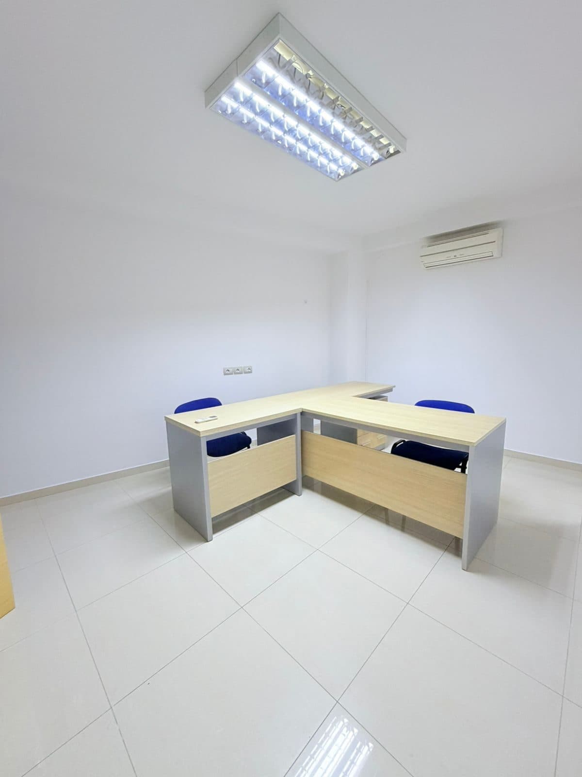JEPET ME QERA AMBIENT BIZNESI QENDRA BLUESTAR, DURRES 4