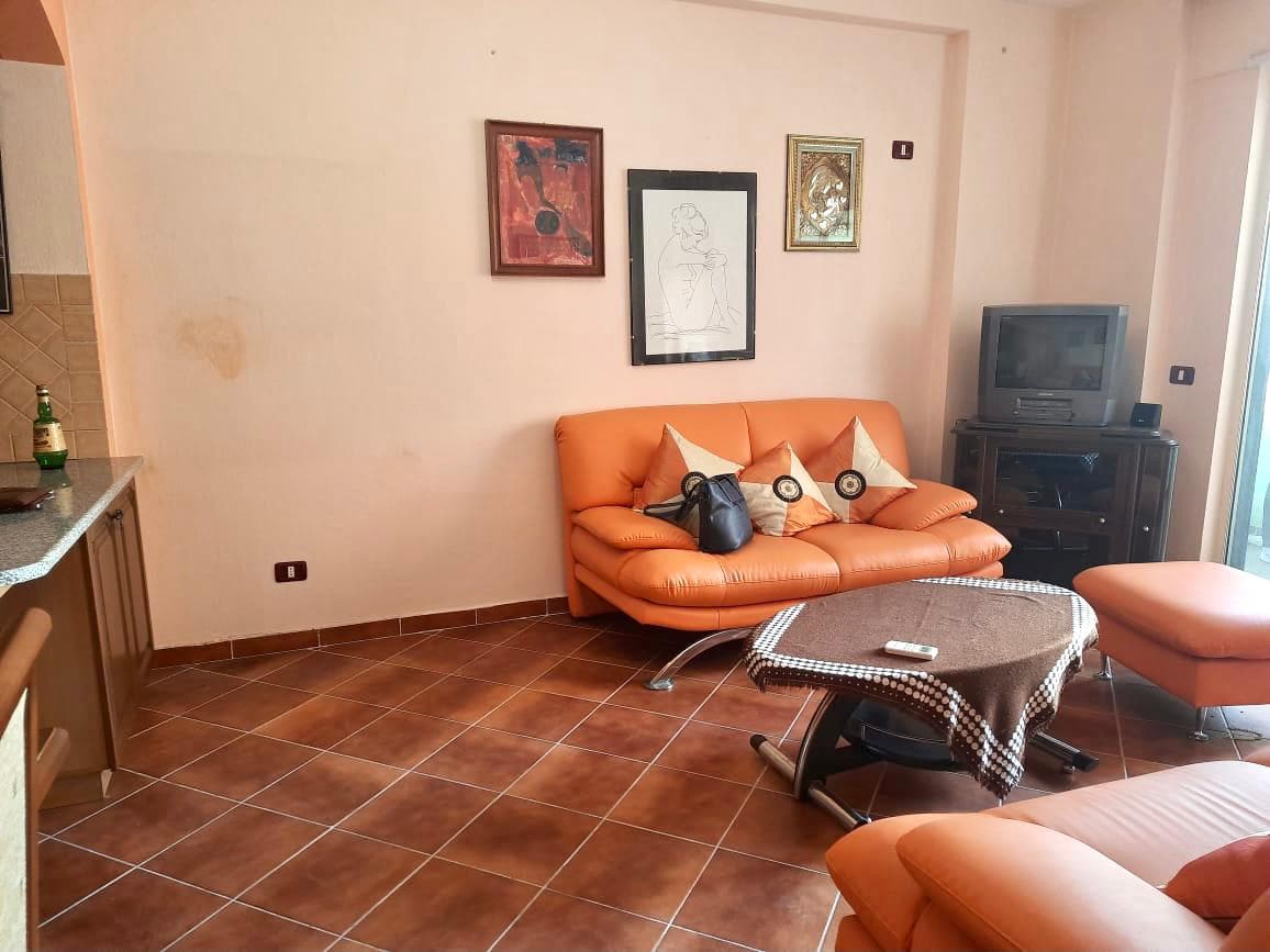 SHITET APARTAMENT 1+1 LAGJA 6, PRANE ISH RAJONIT, DURRES. 3