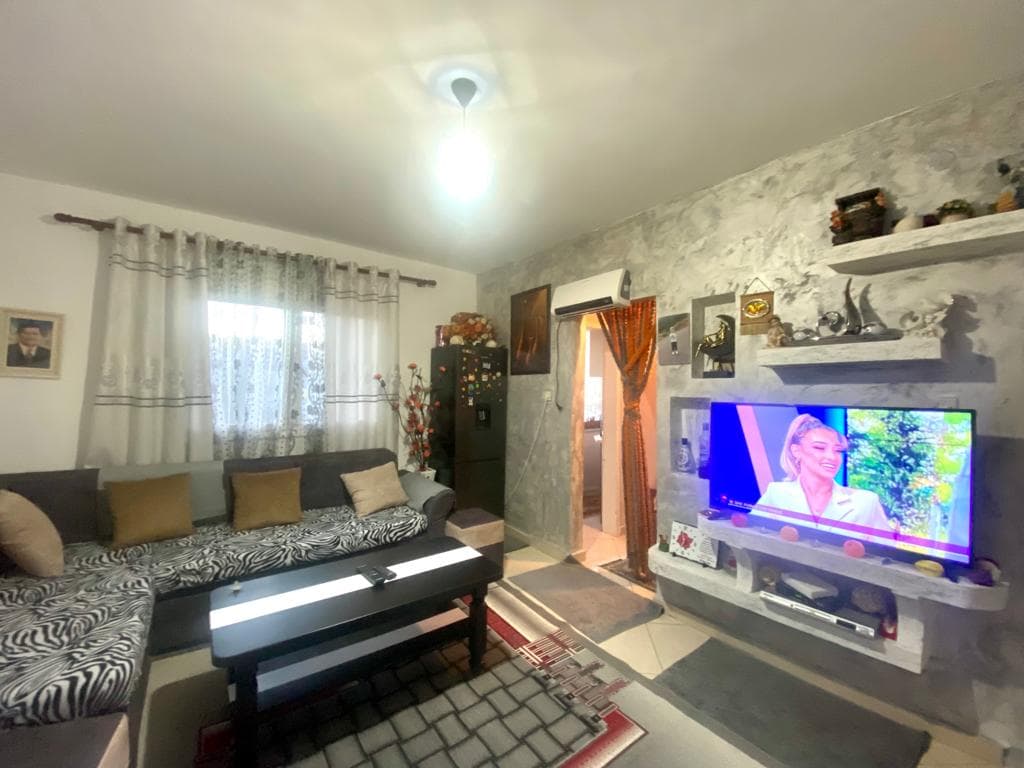 SHITET APARTAMENT 1+1 PRANE STADIUMIT, LAGJA 18, DURRES.