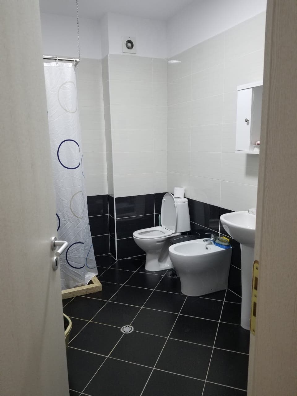 SHITET APARTAMENT 1+1 RRUGA HYSEN KERTUSHA, DURRES. 3