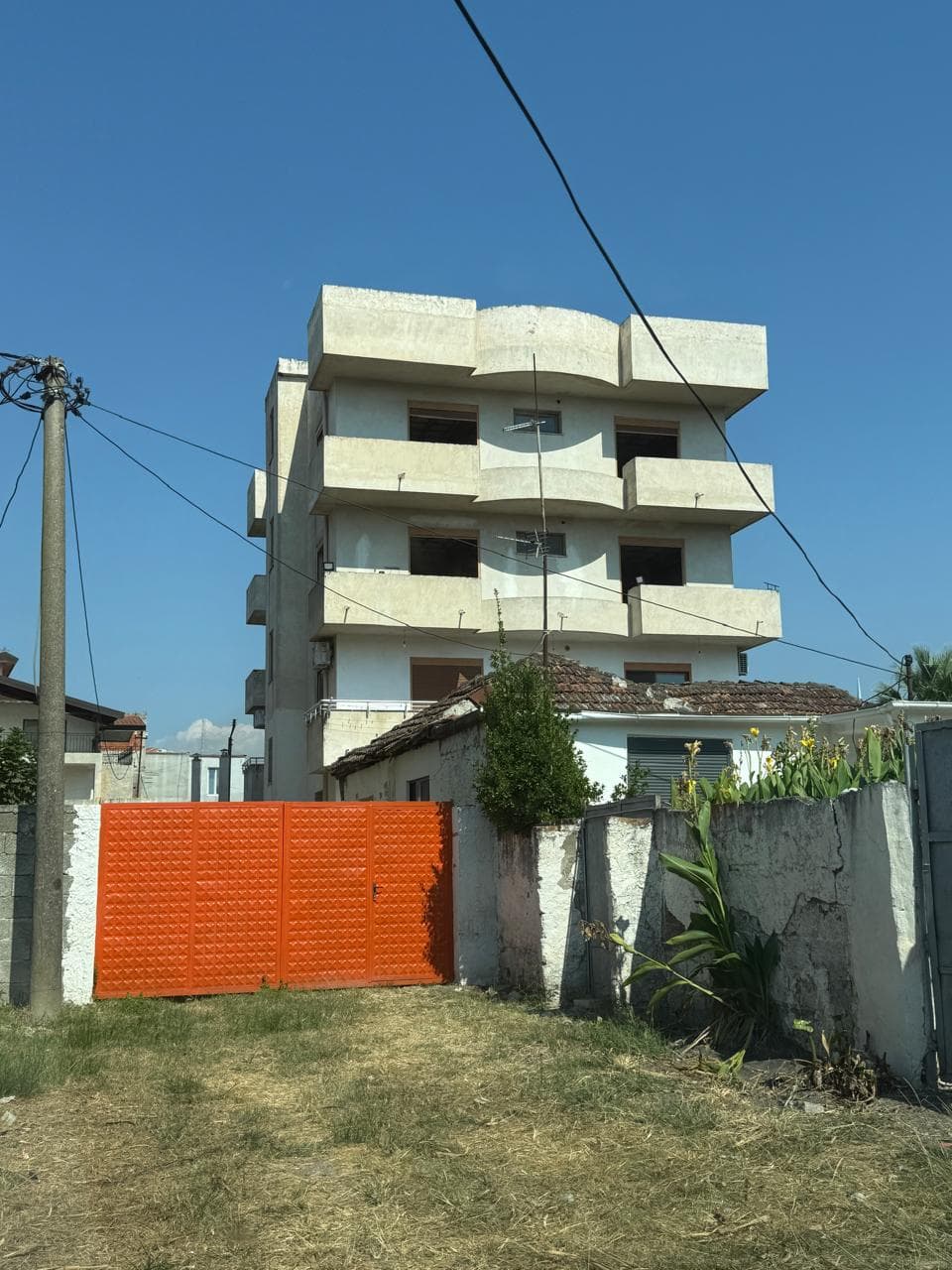 SHITET VILE PLAZH DURRES