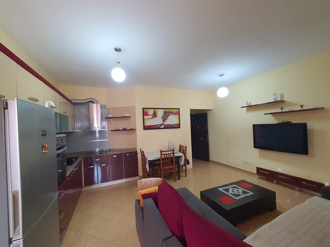 SHITET APARTAMENT 1+1 PRANE KAZAZIT,DURRES. 3
