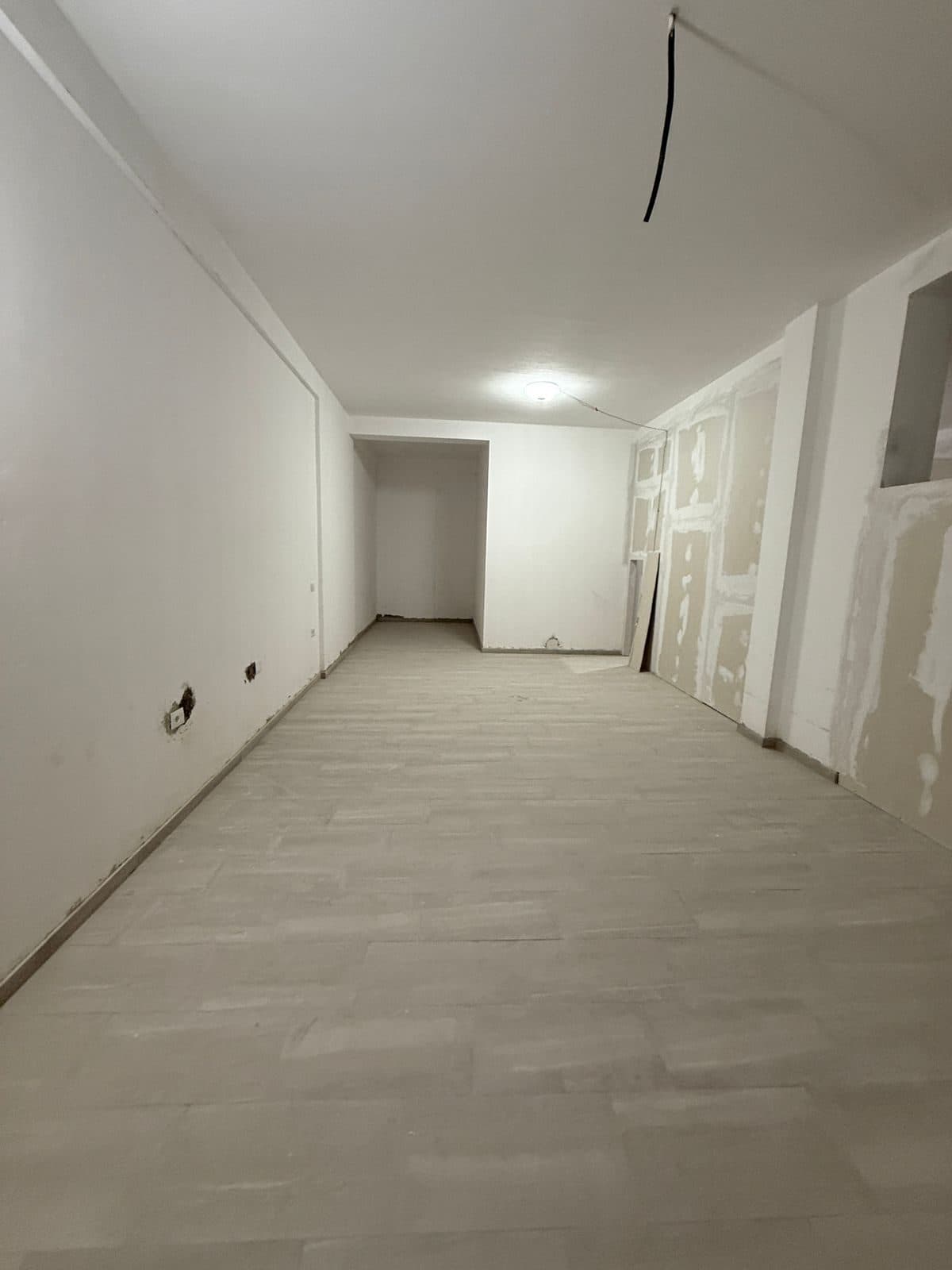 JEPET ME QERA NJESI BIZNESI , PRANE PALLATIT TE SPORTIT ,DURRES 1