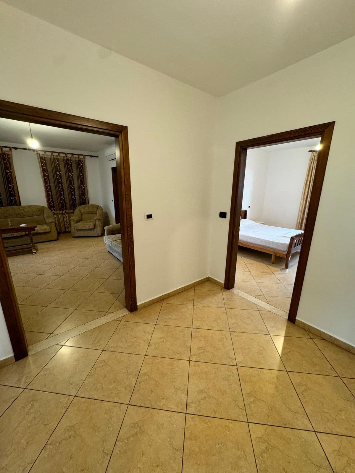 JEPET ME QERA APARTAMENT 1+1, KENETE, DURRES. 4