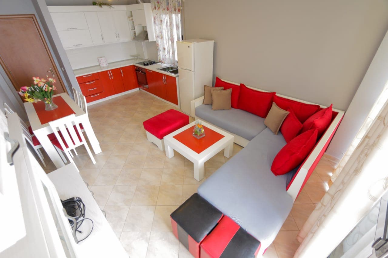 SHITET APARTAMENT 2+1 ME PAMJE NGA DETI PRANE,PISTA KOSOVES,PLAZH,DURRES. 3