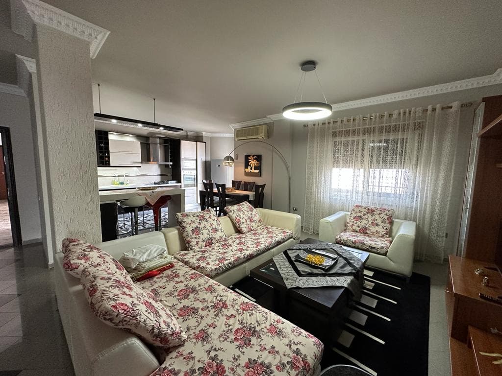 SHITET APARTAMENT 3+1 ISH FABRIKA BUKES, DURRES.