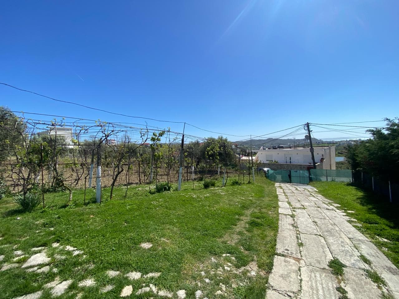SHITET SHTEPI PRIVATE+ TRUALL, ARAPAJ, DURRES.