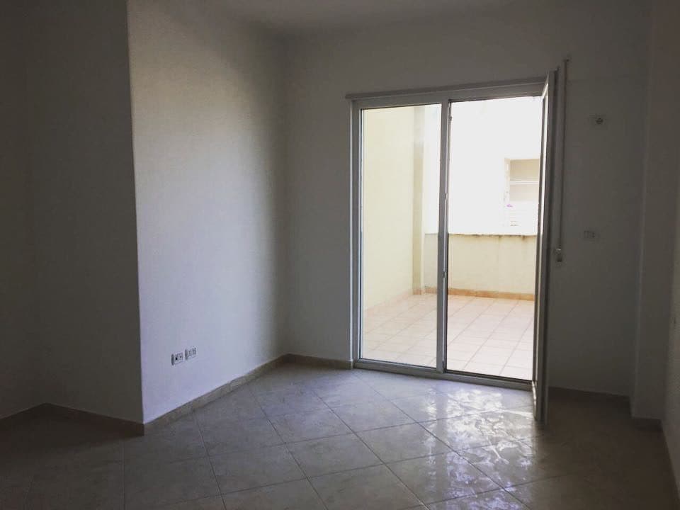 SHITET SUPER APARTAMENT 1+1 PRANE UJSJELLSIT ,DURRES ! 2