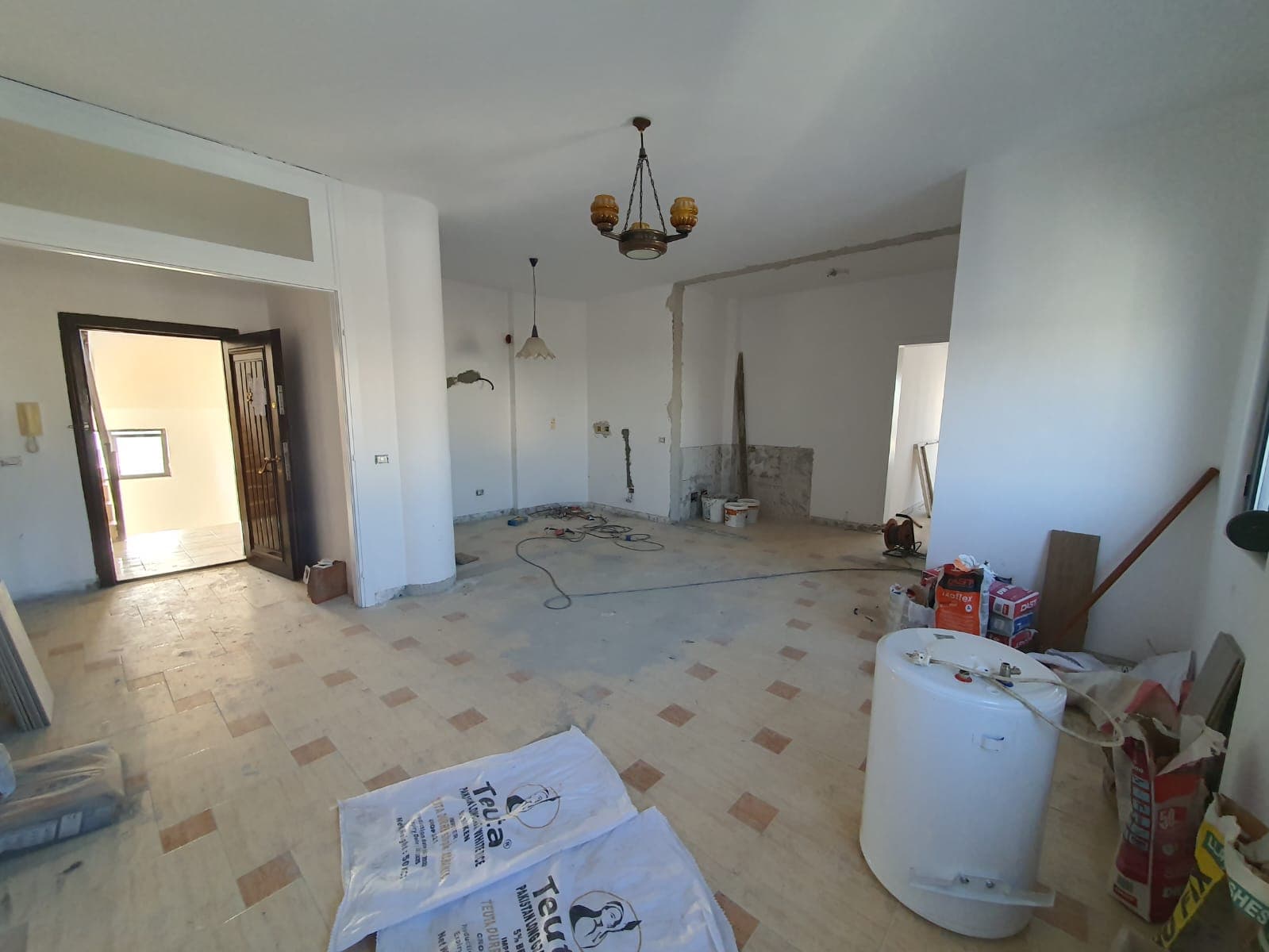 SHITET APARTAMENT 2+1 PRANE BLUE STAR,QENDER,DURRES.