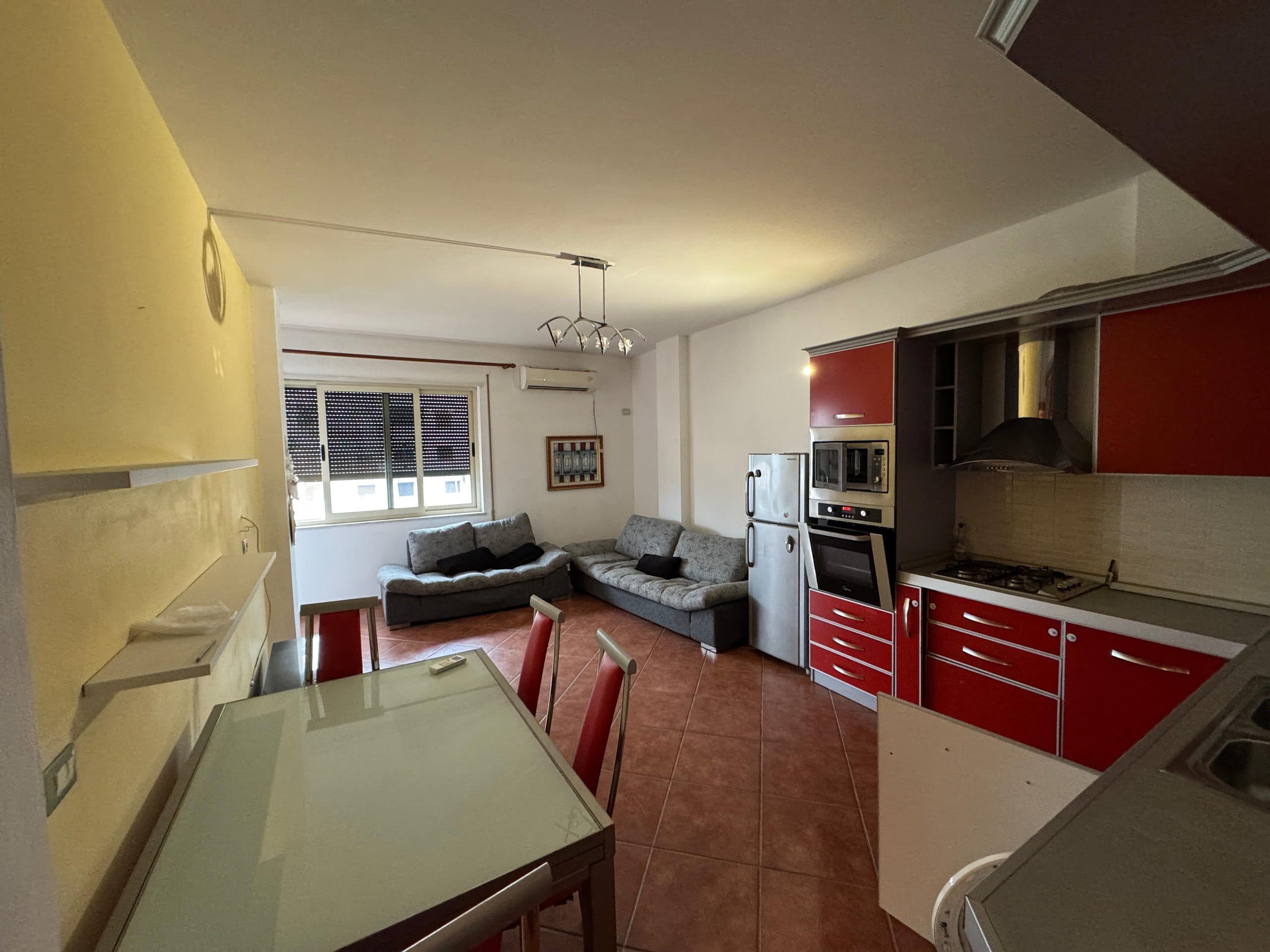 JEPET ME QERA APARTAMENT 1+1+ POST PARKIMI, FLAGSHIP, DURRES. 3