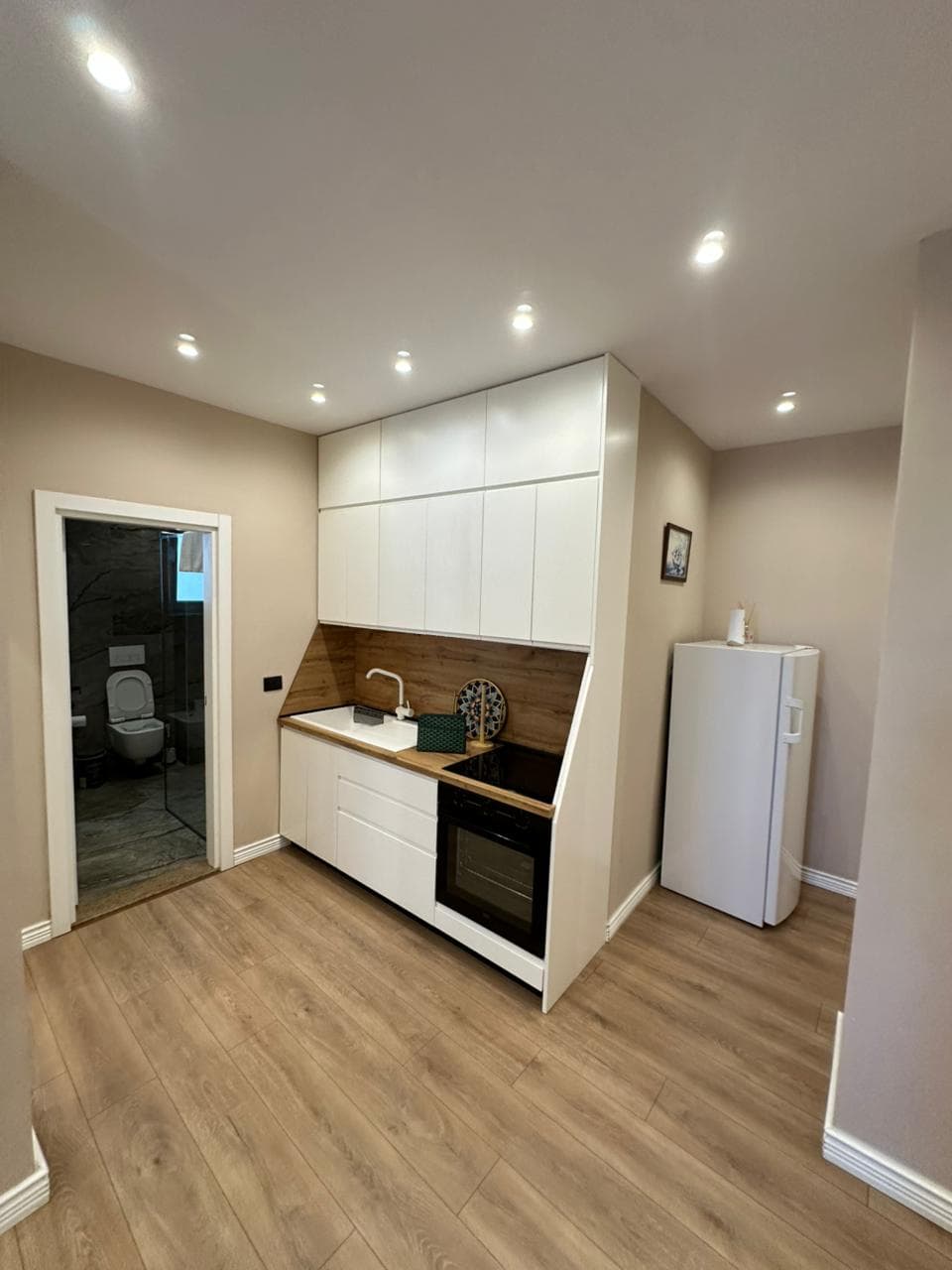 JEPET ME QERA APARTAMENT 1+1 RROTA E KUQE, PLAZH 4