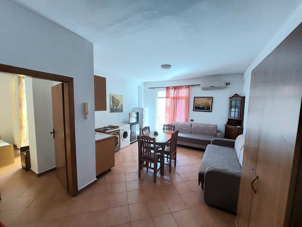 SHITET APARTAMENT 1+1 PRANE PASTICERI PELIKAN,PLAZH ,DURRES.