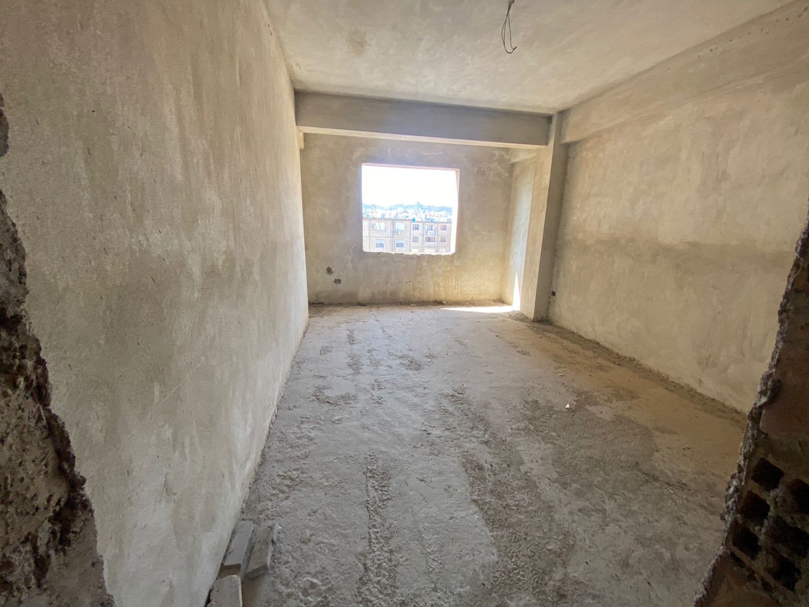 SHITET APARTAMENT 3+1+2 PRANE STADIUMIT, DURRES. 4