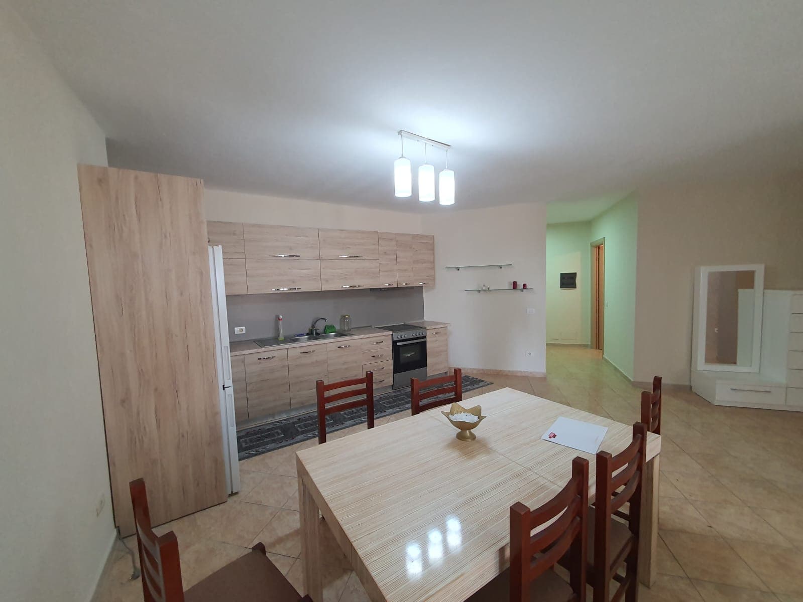 JEPET ME QERA APARTAMENT 2+1 ME PAMJE DETI PRANE PORTIT DURRES. 4