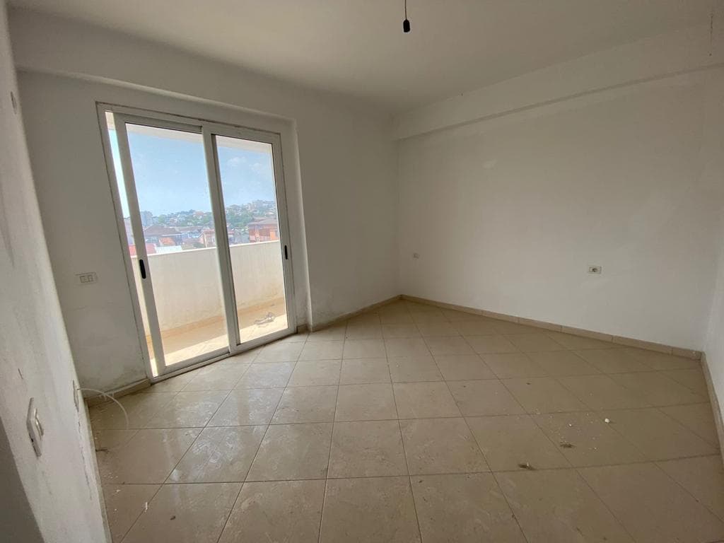 SHITET APARTAMENT 2+1 NE SPITALLE, DURRES. 3