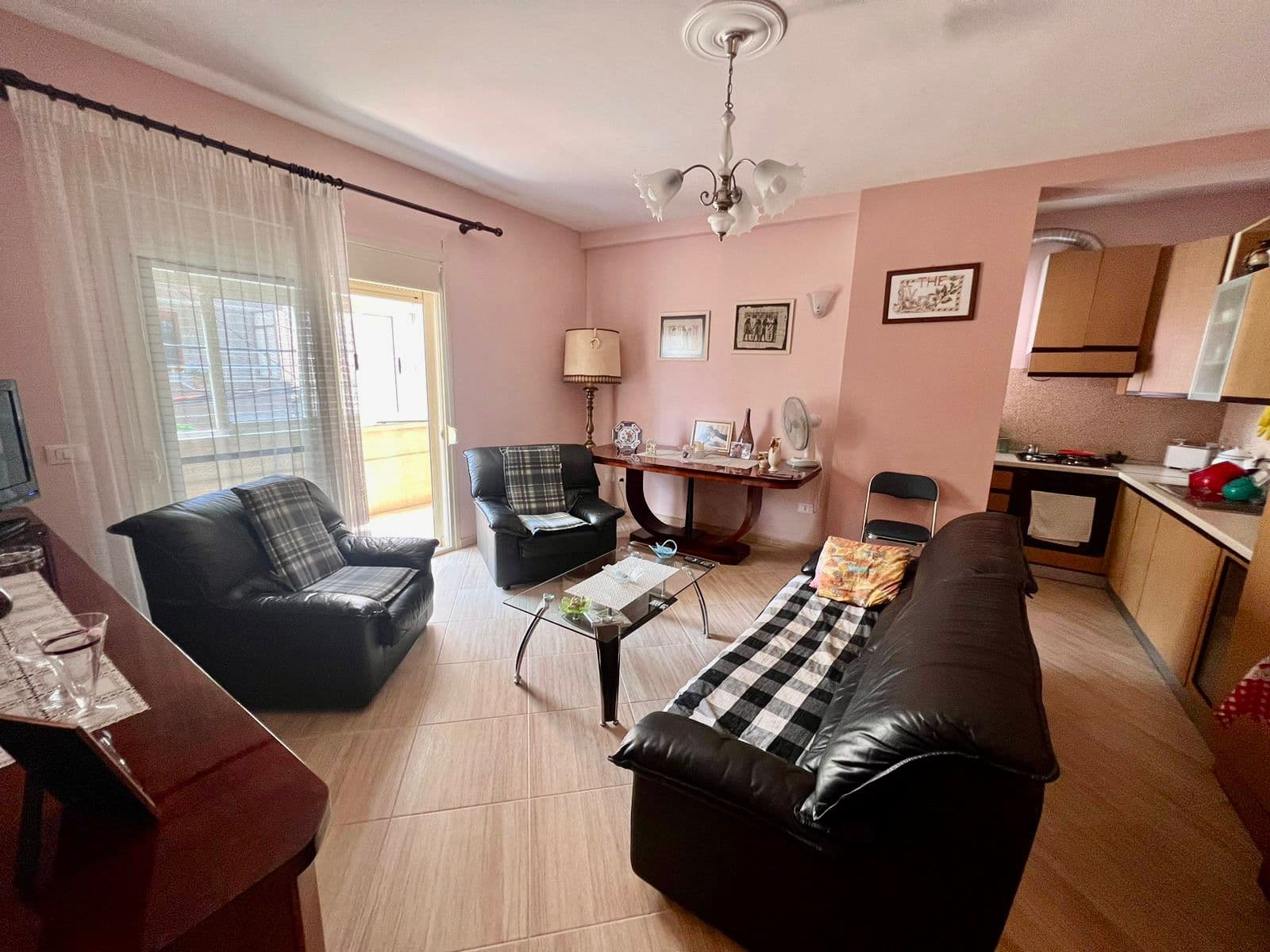 SHITET APARTAMENT 1+1 PRANE KAZAZIT, DURRES.