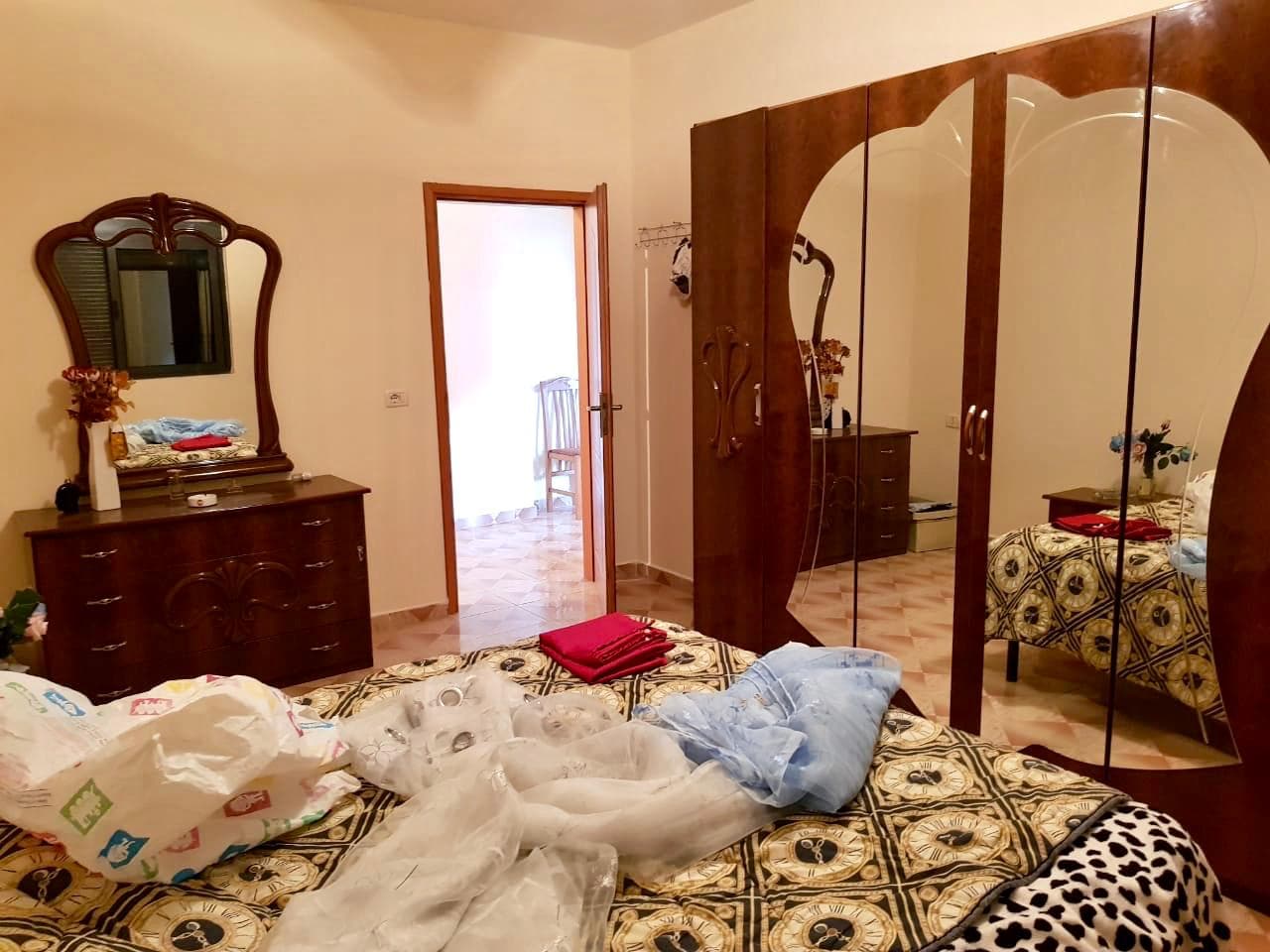 JEPET ME QERA APARTAMENT 3+1 LAGJA 16 ,PRANE KAZAZIT , DURRES.