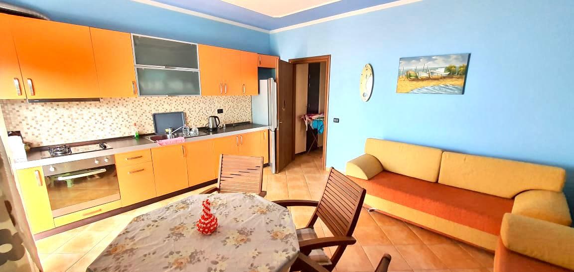 SHITET APARTAMENT 1+1 ME PAMJE NGA DETI, PRANE BELLAVISTES, SHKEMBI KAVAJES, DURRES. 2