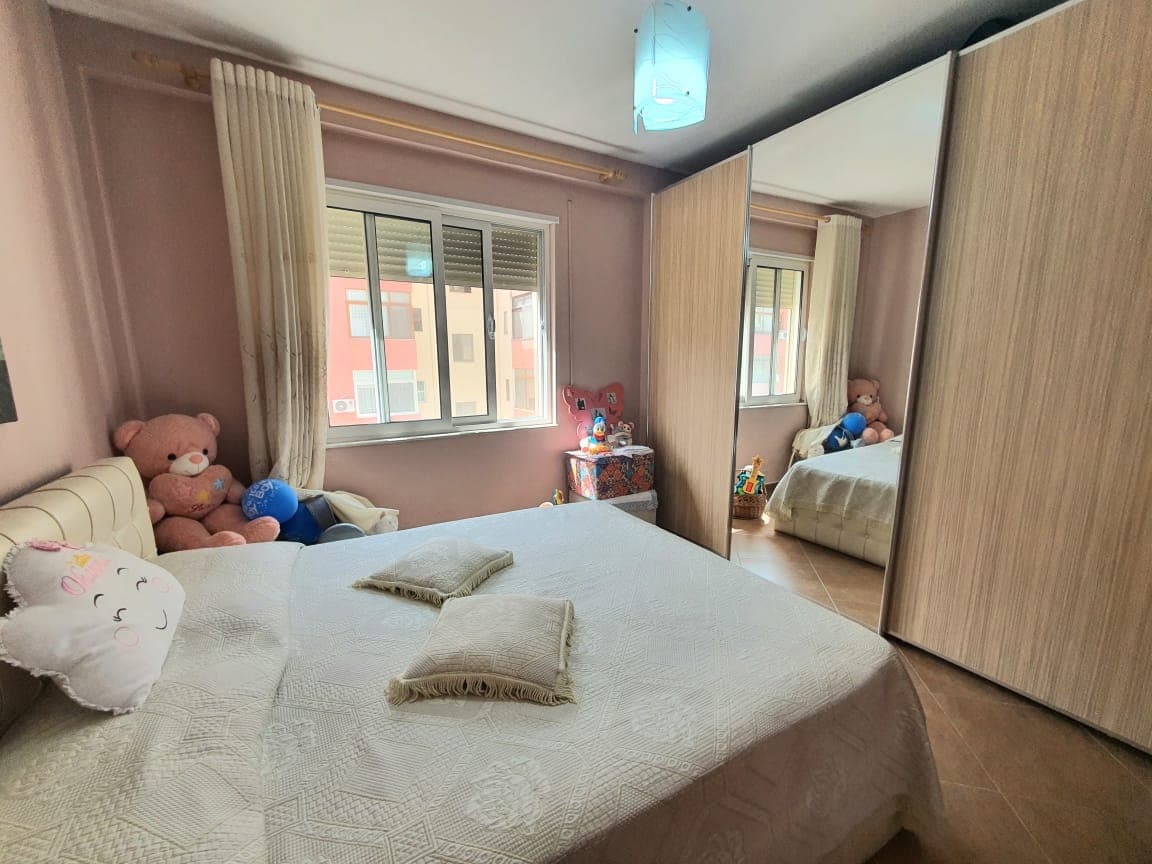SHITET APARTAMENT 2+1 PRANE ISH RAJONIT,QENDER,DURRES. 4