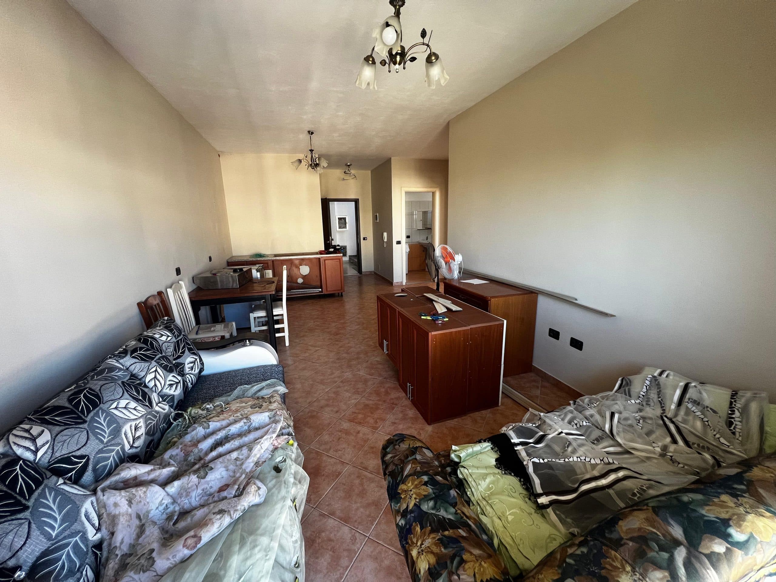 SHITET APARTAMENT 2+1, PRANE HOTEL EMPIRE, PLAZH, DURRES. 2