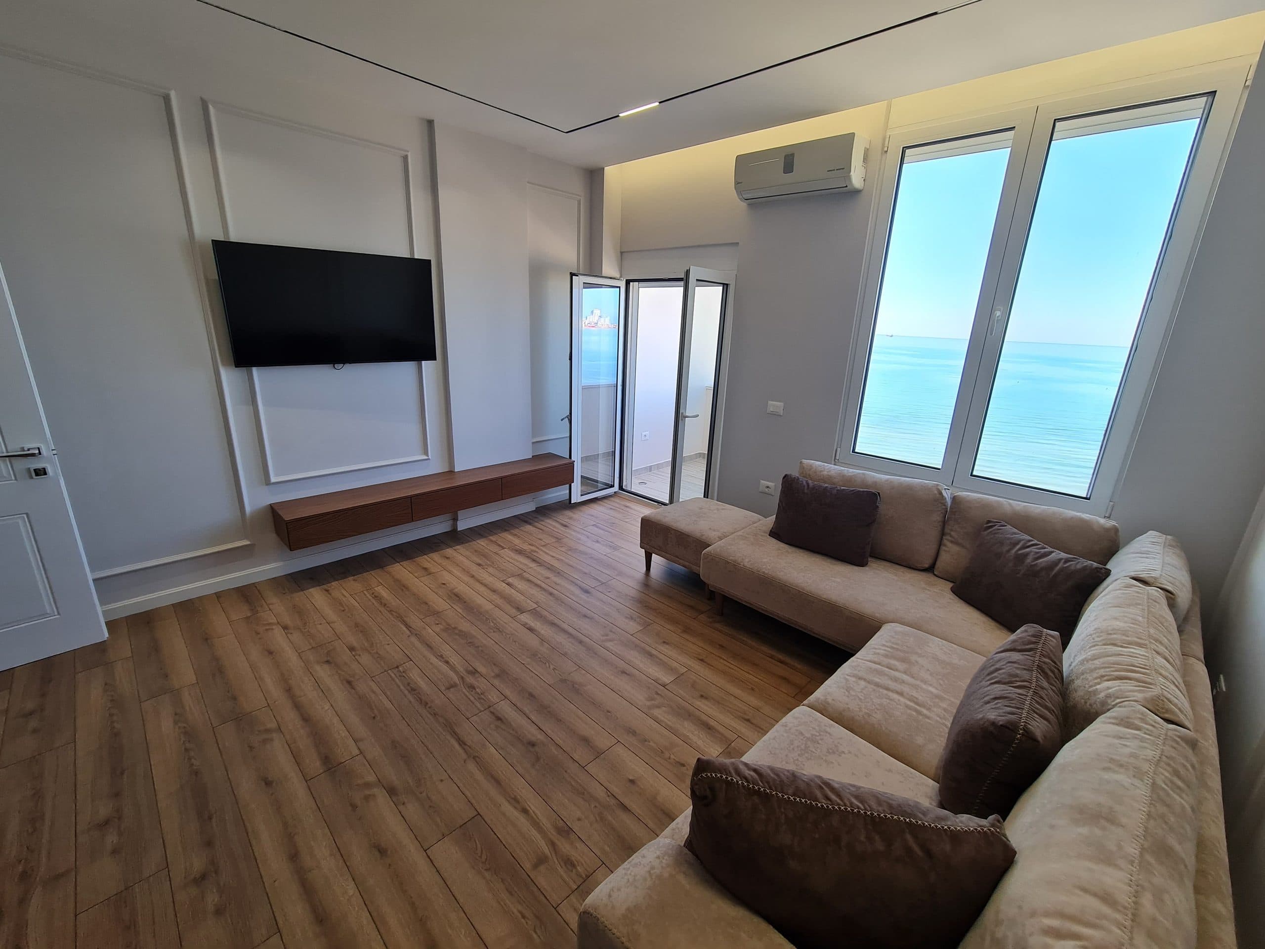 JEPET ME QERA APARTAMENT 1+1, PLAZH, DURRES. 2