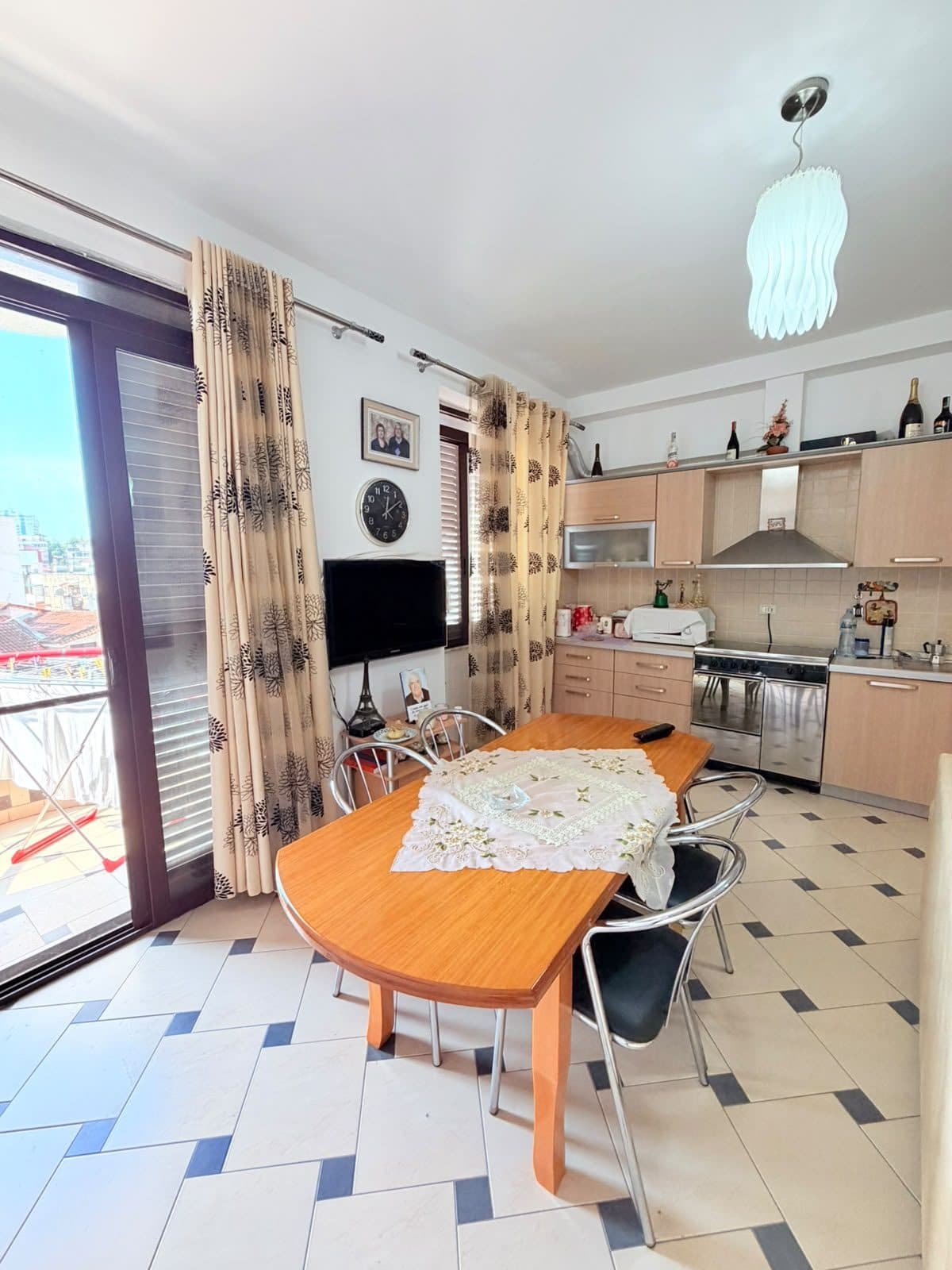 JEPET ME QERA APARTAMENT 2+1+2 PRANE GJYKATES, DURRES 2
