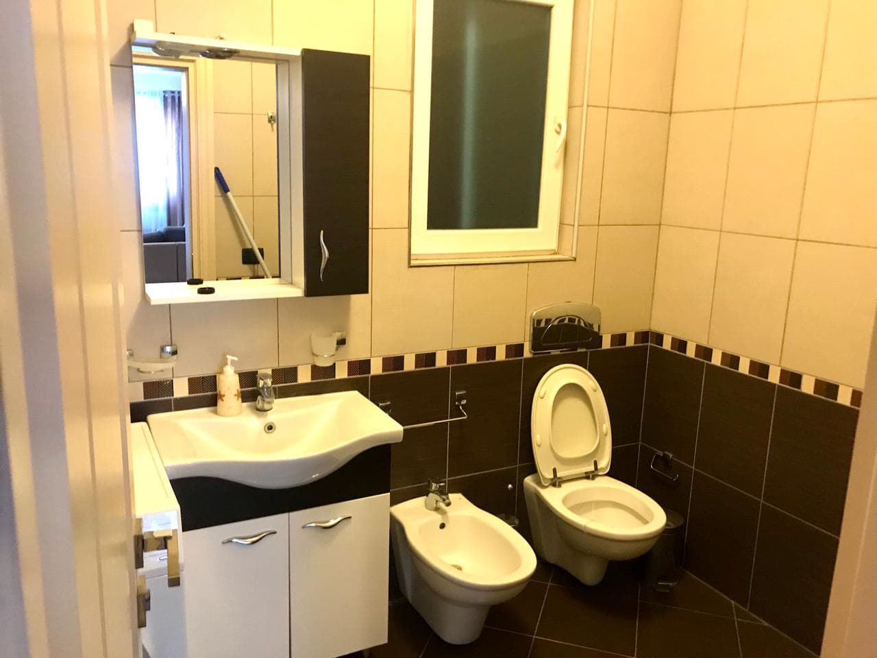 SHITET APARTAMENTI 1+1 PRANE RESTORANT DELUX, PLAZH, DURRES. 4