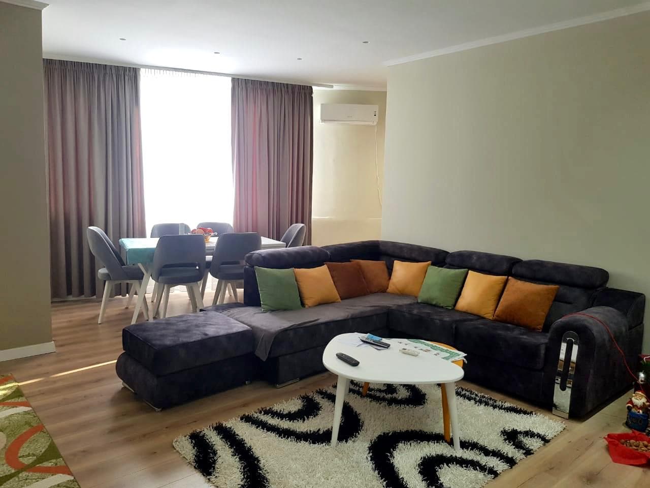 SHITET APARTAMENT 2+1 MBRAPA SHKOLLES BAJRAM CURRI,PLAZH ,DURRES. 4