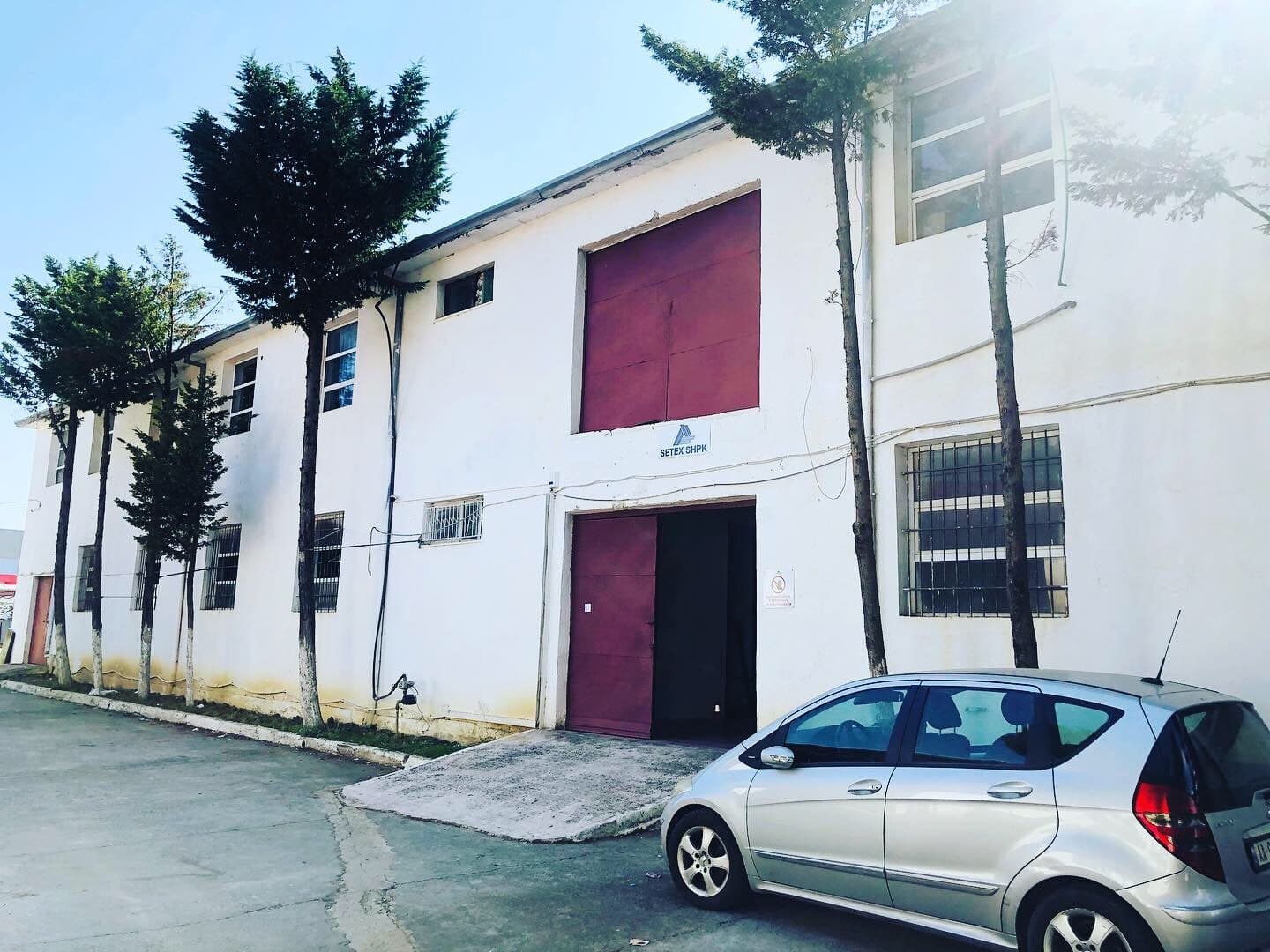 SHITET KOMPLEKS MAGAZINASH NE SHKOZET,DURRES! 4