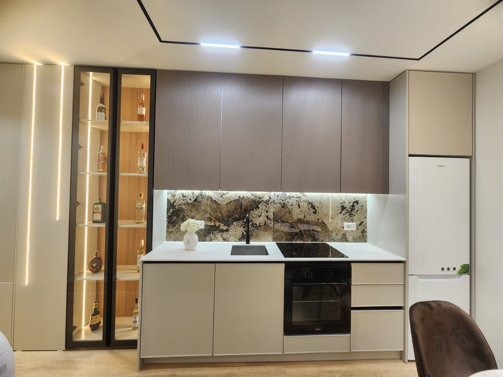 SHITET APARTAMENT 1+1 PRANE MARKET SPAR PLAZH, DURRES 4