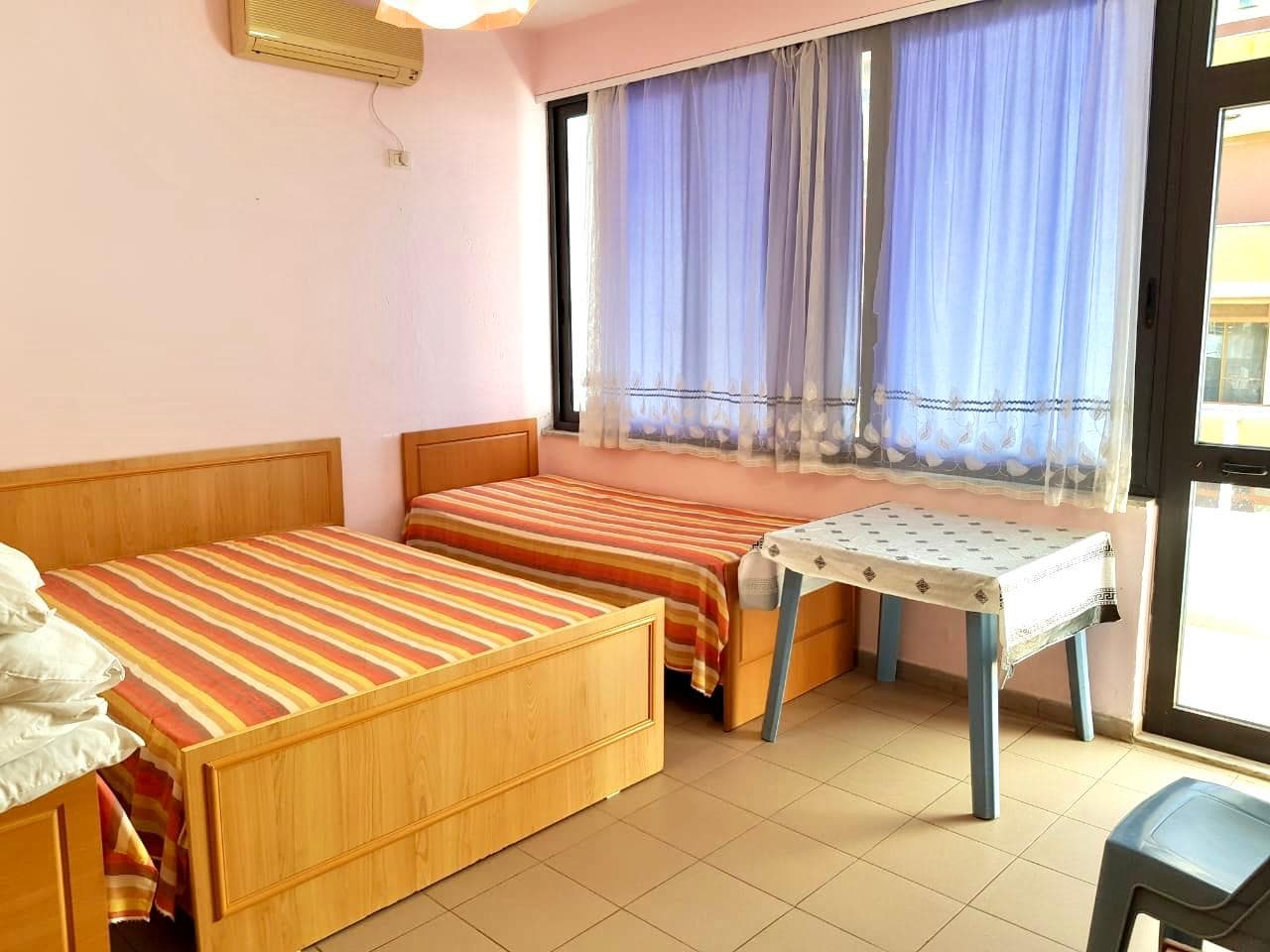 SHITET APARTAMENT 1+1 MBRAPA PASTICERI PELIKAN, PLAZH, DURRES. 3