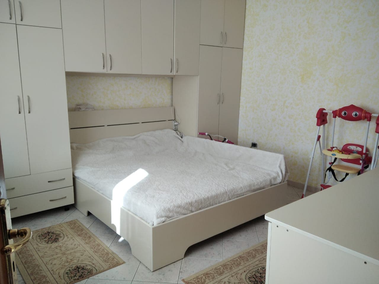 SHITET APARTAMENT 2+1 PRANE HOTEL FLORIDA,PLAZH,DURRES. 4