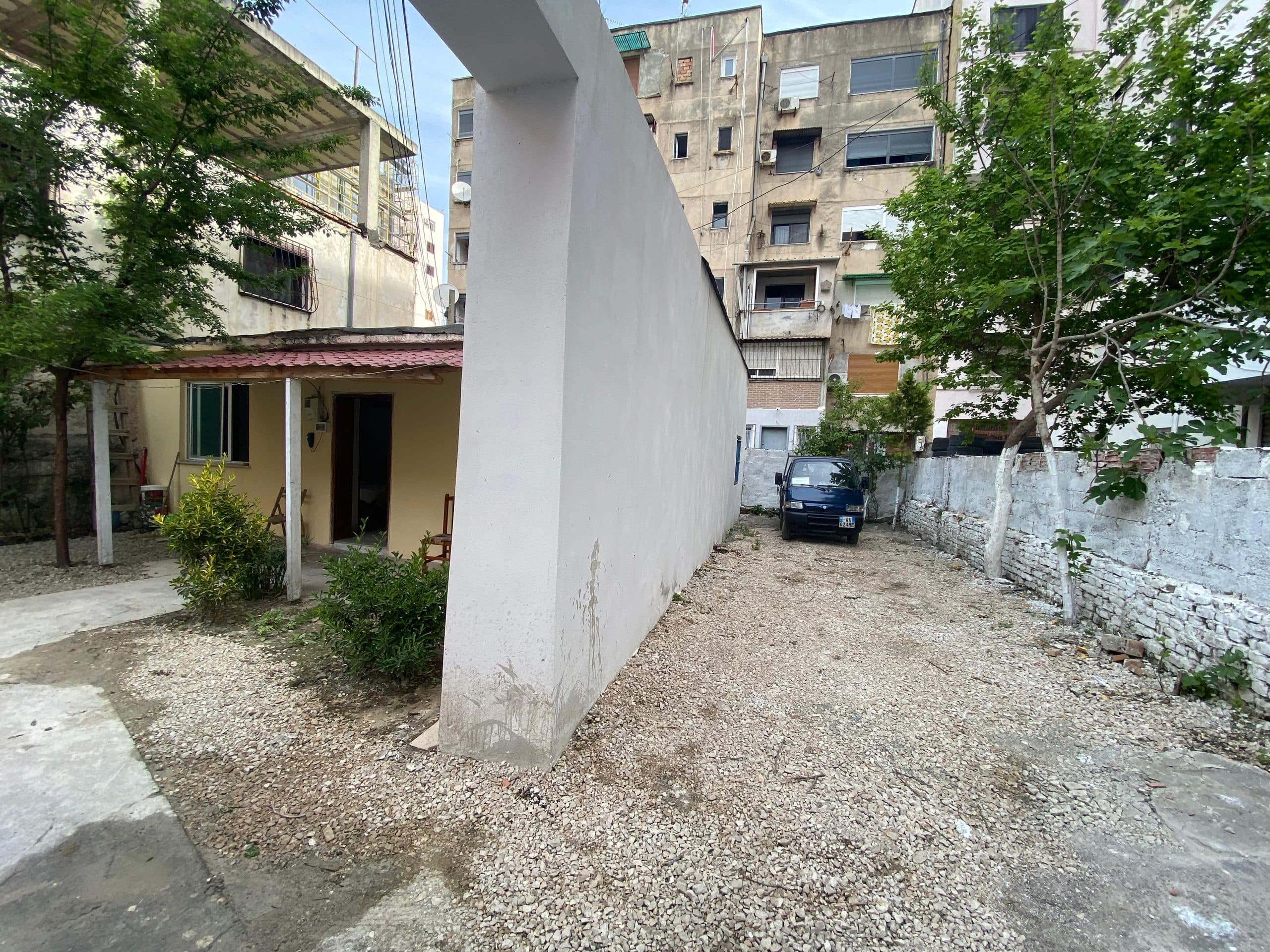 JEPET ME QERA SHTEPI PRIVATE ME OBORR 2+1, MBRAPA BLUE STAR, DURRES